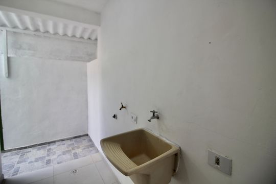 Área de serviço  de casa para alugar com 1 quarto, 44m² em Conjunto Residencial José Bonifácio, São Paulo