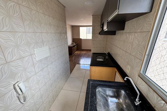 Cozinha de apartamento para alugar com 2 quartos, 44m² em Jardim Petrópolis, Cotia