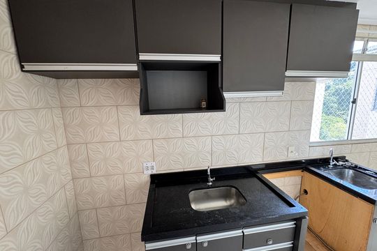 Cozinha de apartamento para alugar com 2 quartos, 44m² em Jardim Petrópolis, Cotia