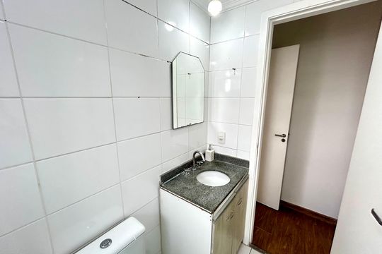 Banheiro da Suíte de apartamento à venda com 2 quartos, 63m² em Jardim Flor da Montanha, Guarulhos