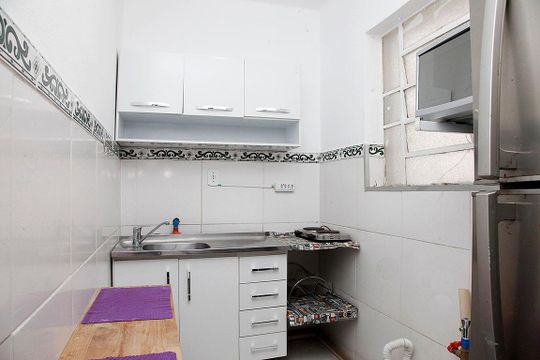 Cozinha de apartamento para alugar com 1 quarto, 37m² em Cidade Baixa, Porto Alegre
