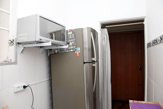 Cozinha de apartamento para alugar com 1 quarto, 37m² em Cidade Baixa, Porto Alegre