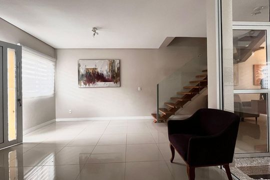 Sala de casa de condomínio à venda com 3 quartos, 115m² em Fazenda São Quirino, Campinas