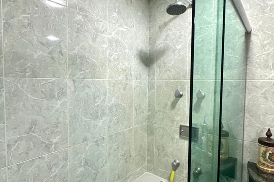Banheiro da Suíte de apartamento à venda com 4 quartos, 275m² em Copacabana, Rio de Janeiro
