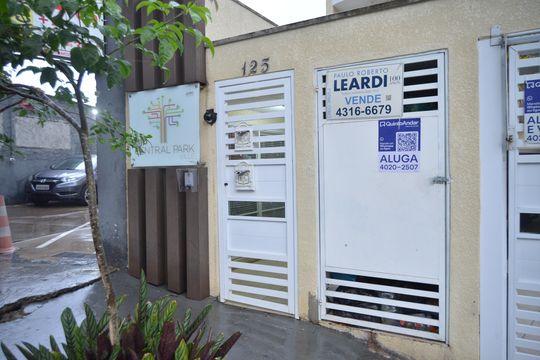 Placa de apartamento para alugar com 2 quartos, 52m² em Vila Dora, Santo André