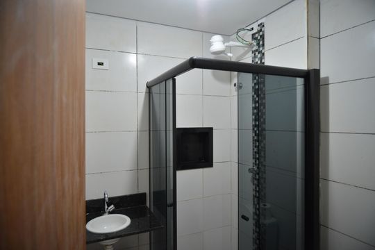 Banheiro Social de apartamento para alugar com 2 quartos, 52m² em Vila Dora, Santo André