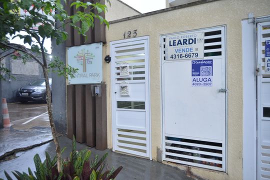 Fachada do Prédio de apartamento para alugar com 2 quartos, 52m² em Vila Dora, Santo André