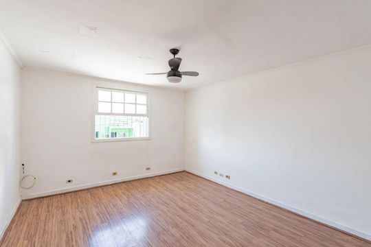 Quarto 1 de casa à venda com 2 quartos, 140m² em Vila Gumercindo, São Paulo