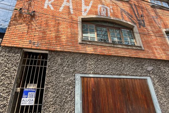 Fachada de casa à venda com 1 quarto, 110m² em Freguesia do Ó, São Paulo