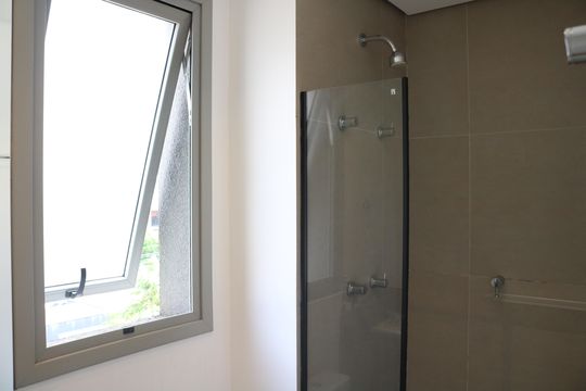 Banheiro Social de kitnet/studio à venda com 1 quarto, 29m² em Perdizes, São Paulo