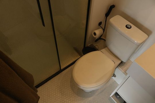 Banheiro de kitnet/studio à venda com 1 quarto, 33m² em Bom Retiro, São Paulo
