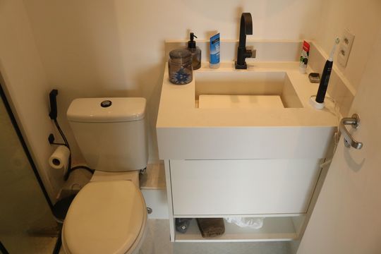 Banheiro de kitnet/studio à venda com 1 quarto, 33m² em Bom Retiro, São Paulo