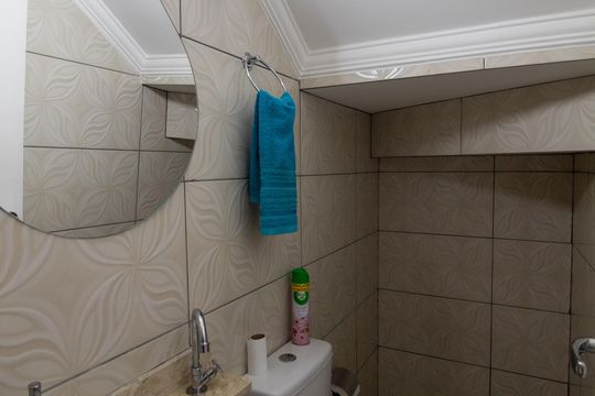 Lavabo de casa para alugar com 2 quartos, 85m² em Jardim Sarah, São Paulo