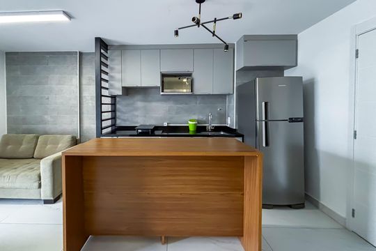 Cozinha de apartamento para alugar com 1 quarto, 50m² em Pinheiros, São Paulo