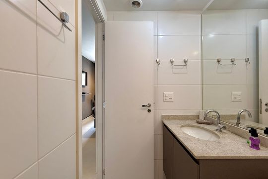 Banheiro de kitnet/studio à venda com 0 quarto, 25m² em Brooklin, São Paulo