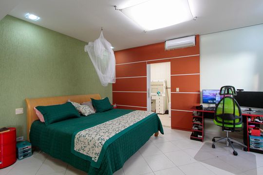 Suíte 2 de casa de condomínio para alugar com 4 quartos, 1700m² em Itanhangá, Rio de Janeiro