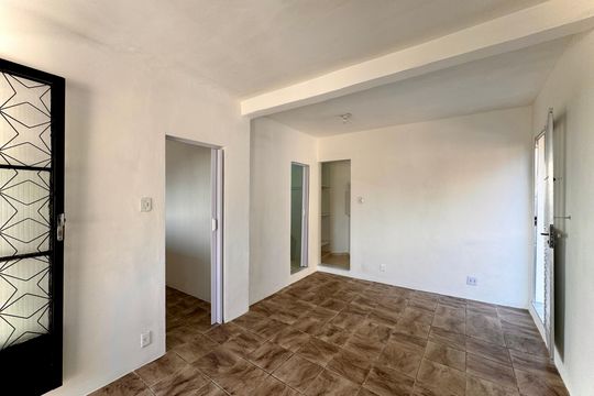 Sala de casa para alugar com 1 quarto, 51m² em Santa Teresa, Rio de Janeiro