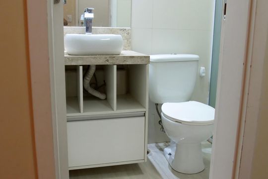 Banheiro social de apartamento para alugar com 2 quartos, 71m² em Vila Castelo, São Paulo