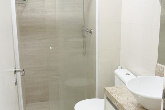 Banheiro 2 de apartamento para alugar com 2 quartos, 71m² em Vila Castelo, São Paulo