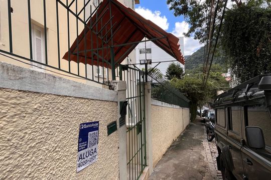 Fachada de kitnet/studio para alugar com 1 quarto, 30m² em Jardim Botânico, Rio de Janeiro