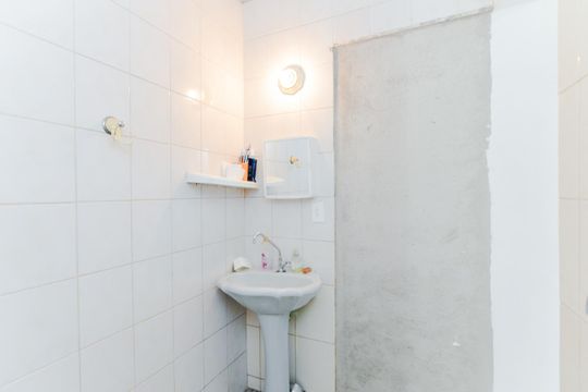 Banheiro de casa para alugar com 1 quarto, 31m² em Jardim Iporanga, Guarulhos
