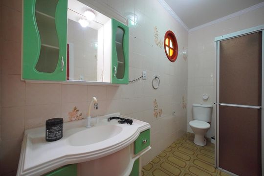 Banheiro da Suíte de casa para alugar com 2 quartos, 70m² em Barreiros, São José