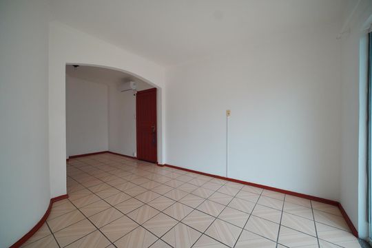 Sala de casa para alugar com 2 quartos, 70m² em Barreiros, São José
