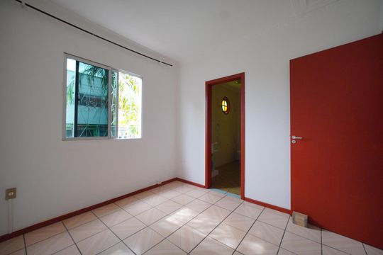 Suíte de casa para alugar com 2 quartos, 70m² em Barreiros, São José