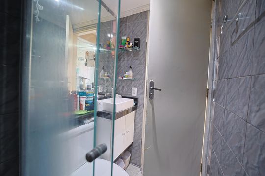Banheiro de apartamento à venda com 2 quartos, 45m² em Vila Silvia, São Paulo