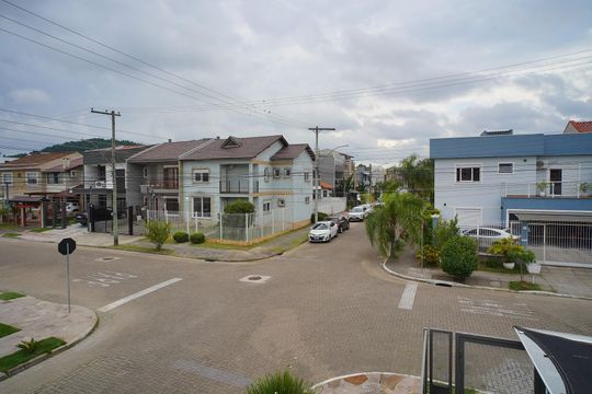 Vista  de casa de condomínio à venda com 3 quartos, 129m² em Hípica, Porto Alegre