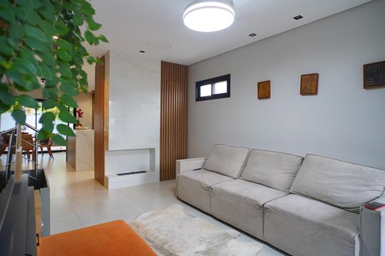 Sala de casa de condomínio à venda com 3 quartos, 129m² em Hípica, Porto Alegre