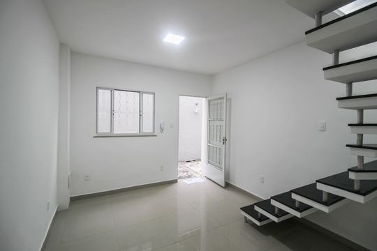 Sala de casa para alugar com 2 quartos, 68m² em Heliópolis, Belford Roxo
