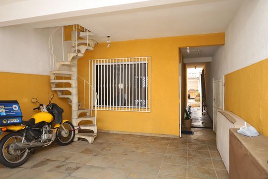 Garagem de casa à venda com 3 quartos, 170m² em Jardim Casa Pintada, São Paulo