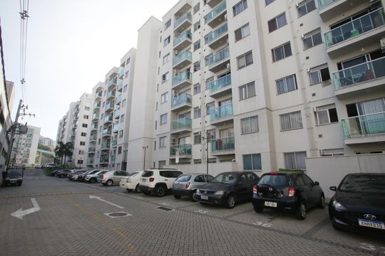 Fachada do Bloco de apartamento para alugar com 2 quartos, 50m² em Pechincha, Rio de Janeiro
