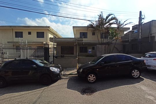 Fachada + Placa de apartamento para alugar com 2 quartos, 59m² em Vila Nina, São Paulo
