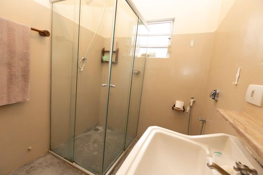 BANHEIRO de casa para alugar com 4 quartos, 192m² em Sousas, Campinas