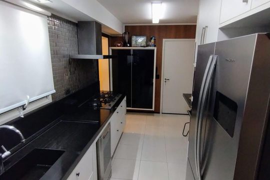 Cozinha de apartamento à venda com 3 quartos, 183m² em Vila Rosalia, Guarulhos