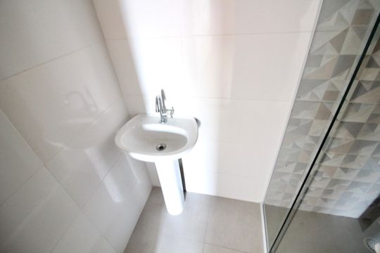 Banheiro de apartamento para alugar com 1 quarto, 35m² em Vila Guilhermina, São Paulo