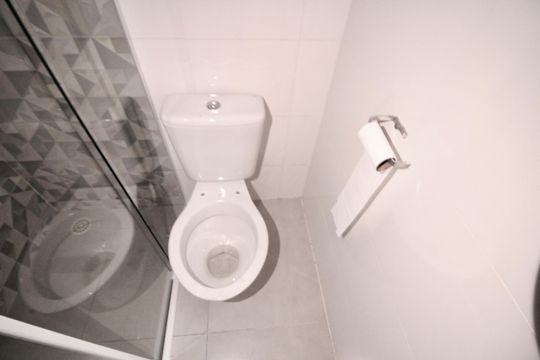 Banheiro de apartamento para alugar com 1 quarto, 35m² em Vila Guilhermina, São Paulo