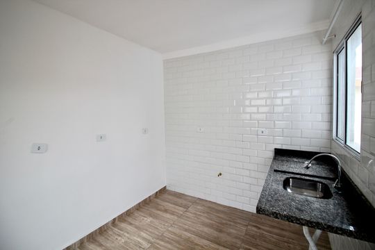 Cozinha de apartamento para alugar com 1 quarto, 35m² em Vila Guilhermina, São Paulo