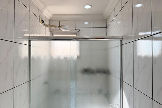 Banheiro Social de apartamento para alugar com 2 quartos, 52m² em Independência, São Bernardo do Campo
