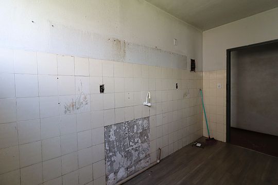 Cozinha de apartamento à venda com 3 quartos, 80m² em Rubem Berta, Porto Alegre