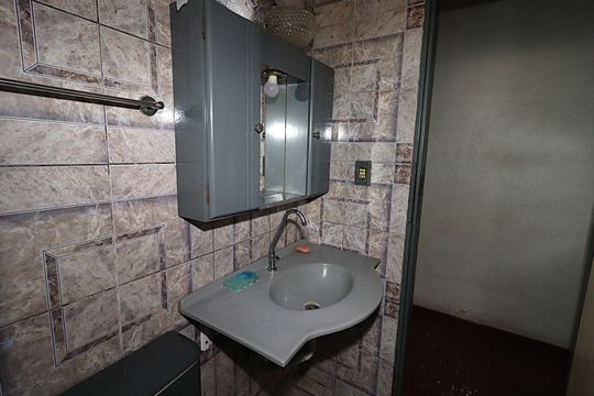 Banheiro de apartamento à venda com 3 quartos, 80m² em Rubem Berta, Porto Alegre