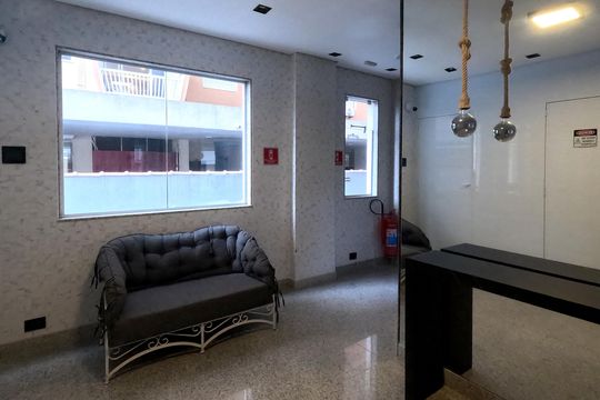 Área Comum - Hall de entrada de apartamento para alugar com 1 quarto, 70m² em Gonzaga, Santos