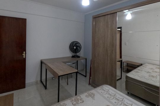 Quarto  de apartamento para alugar com 1 quarto, 70m² em Gonzaga, Santos
