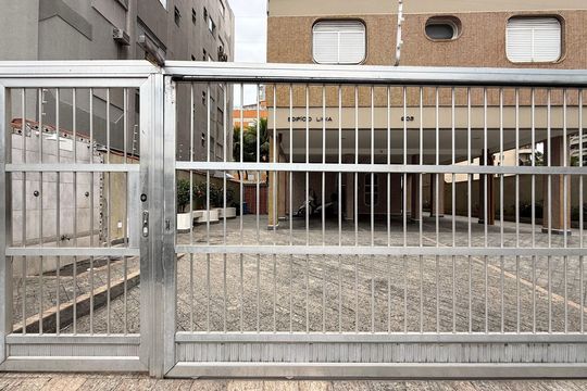 Fachada de apartamento para alugar com 2 quartos, 97m² em Jardim Tres Marias, Guarujá