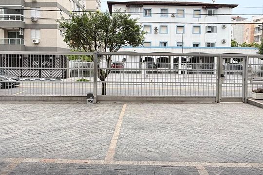 Fachada de apartamento para alugar com 2 quartos, 97m² em Jardim Tres Marias, Guarujá