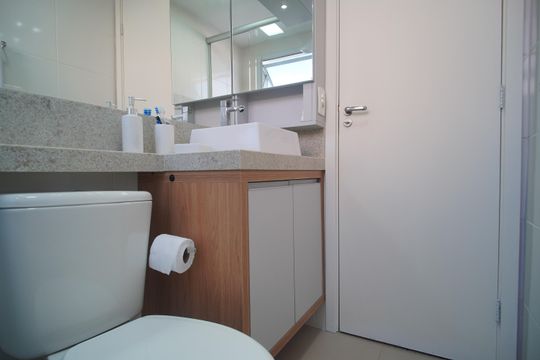 Banheiro de apartamento à venda com 2 quartos, 50m² em Vila Rosa, Novo Hamburgo