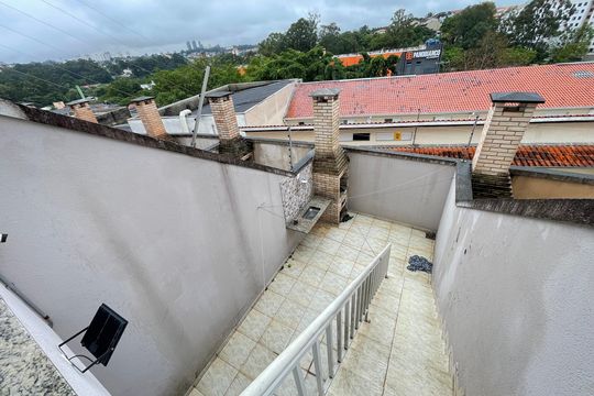 Quintal de casa para alugar com 3 quartos, 170m² em Jardim Ester, São Paulo