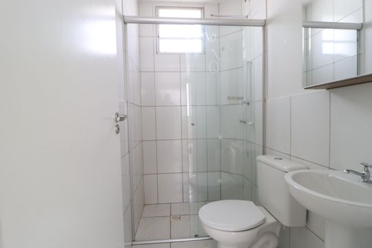 Banheiro Social de apartamento para alugar com 2 quartos, 43m² em Gávea, Uberlândia